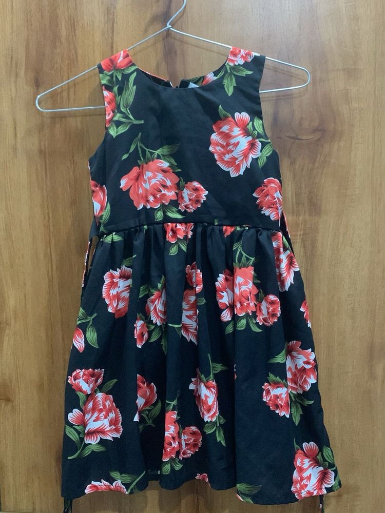 Floral Girls&#39; Dress 4-6 years