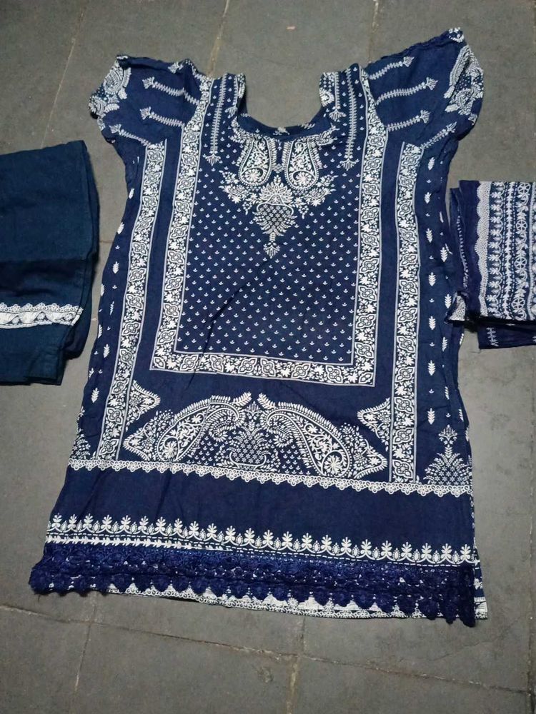 Elegant pakistani Printed Kurta Set