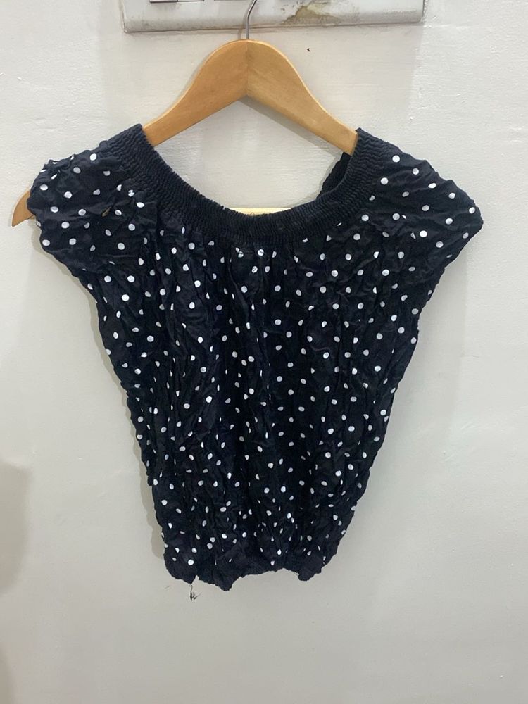 black &amp; white dots top