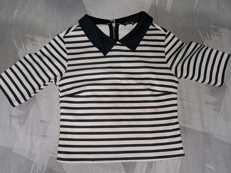 Semi cropped striped tshirt
