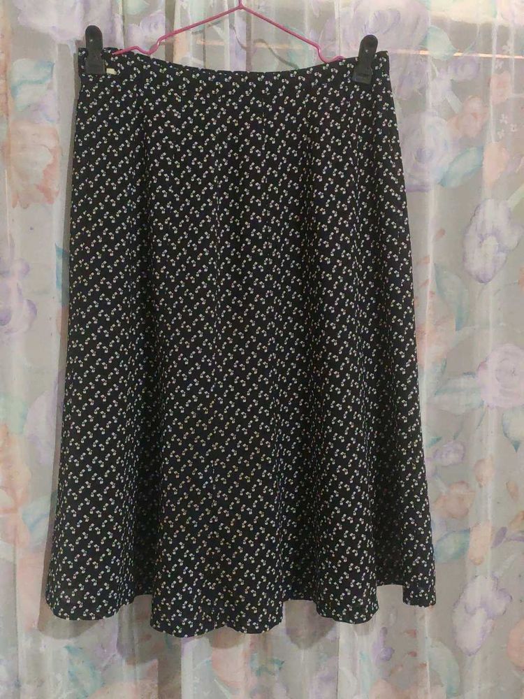 Chic Black &amp; White Skirt