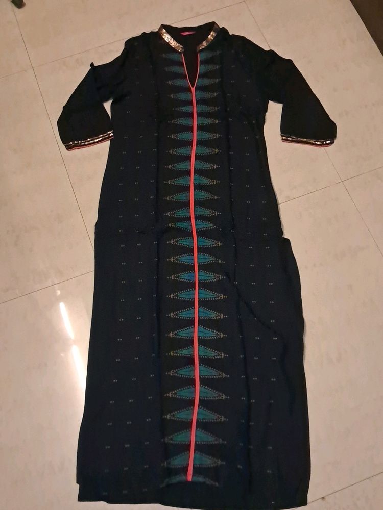 W Black Kurti