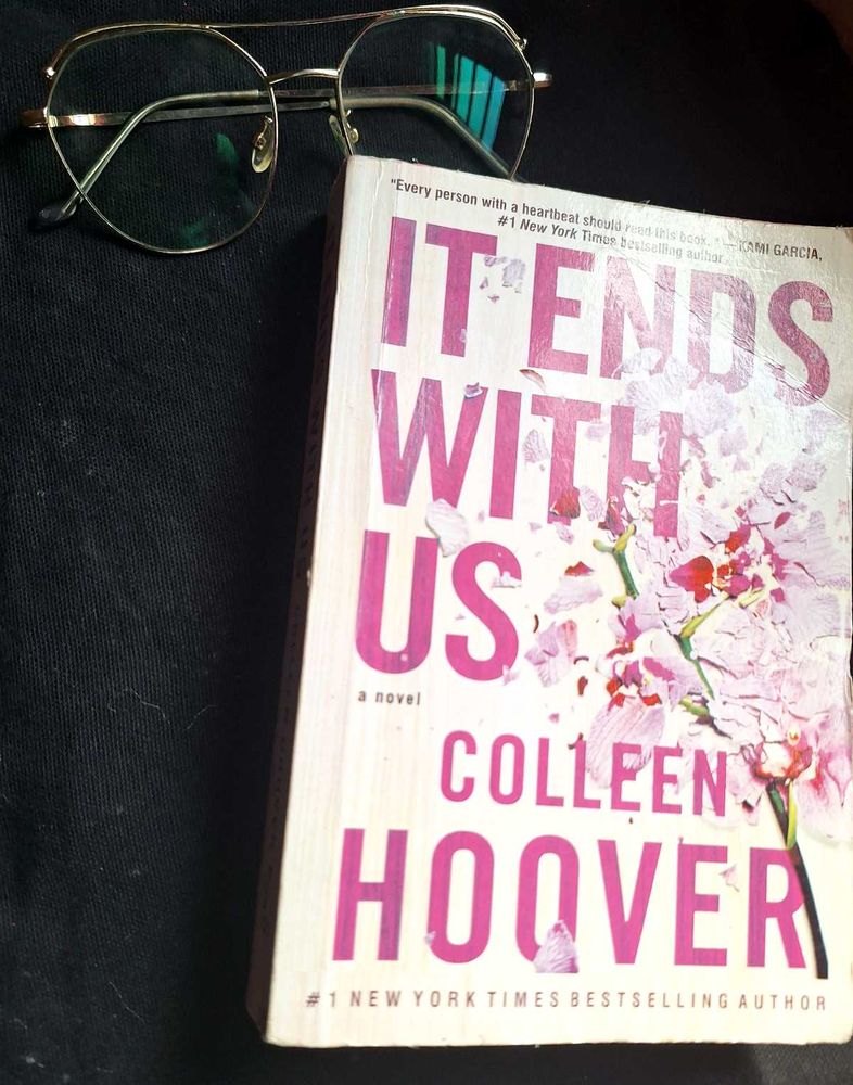 It End With Us (Colleen Hoover)Book