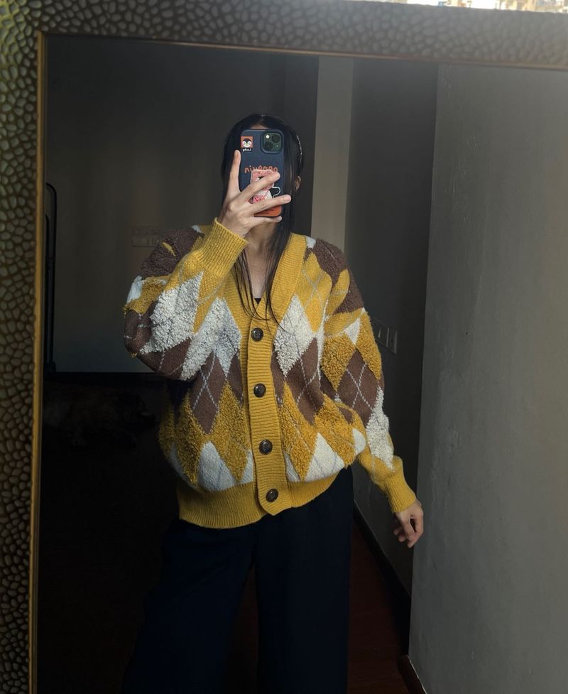 ARYGLE YELLOW KNIT  CARDIGAN