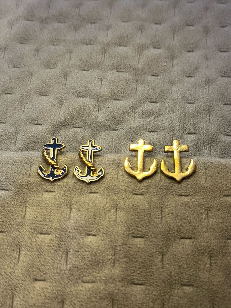 Anchor earrings