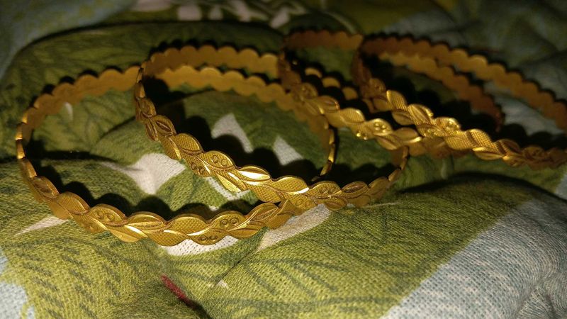 Set of 4 Gold Bangles