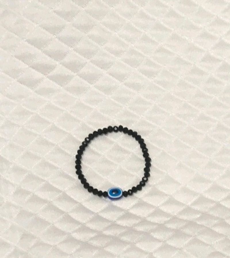 AMAZING HAND BRACELET Never Been Used