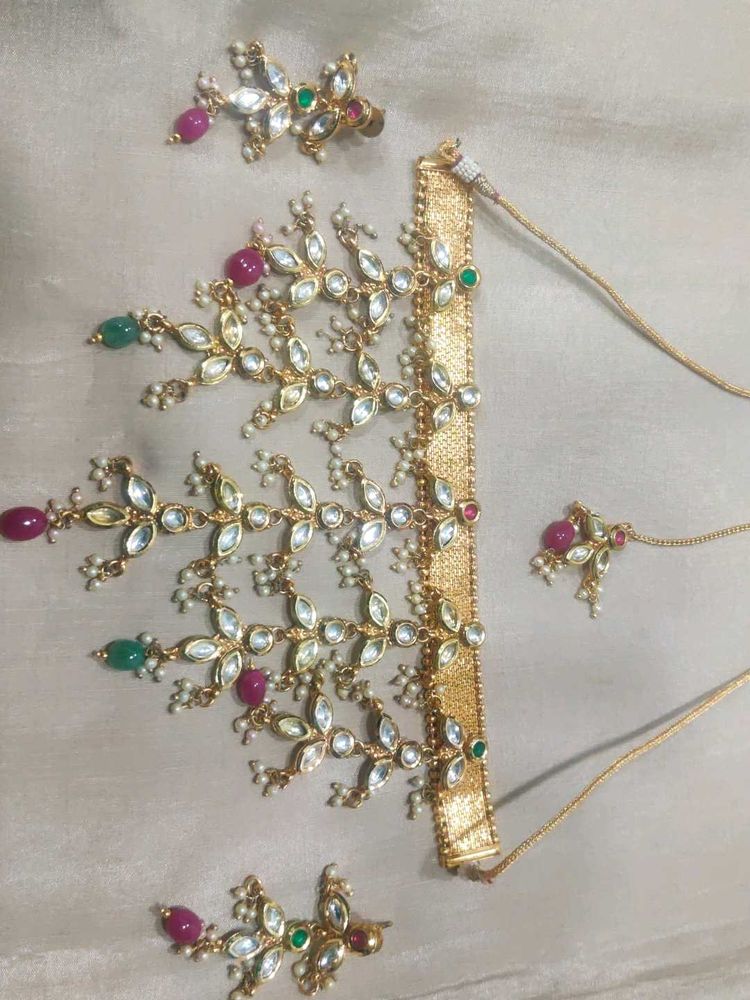 Kundan Jewelry Set