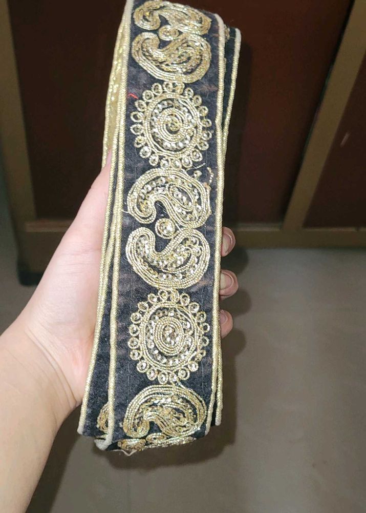 Dress Lease /border