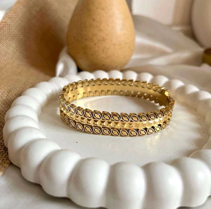 Anti Tarnish Gold bracelet