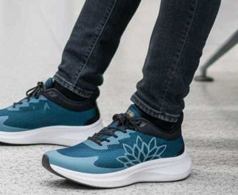 Mens Sports shoes Size 9🔥