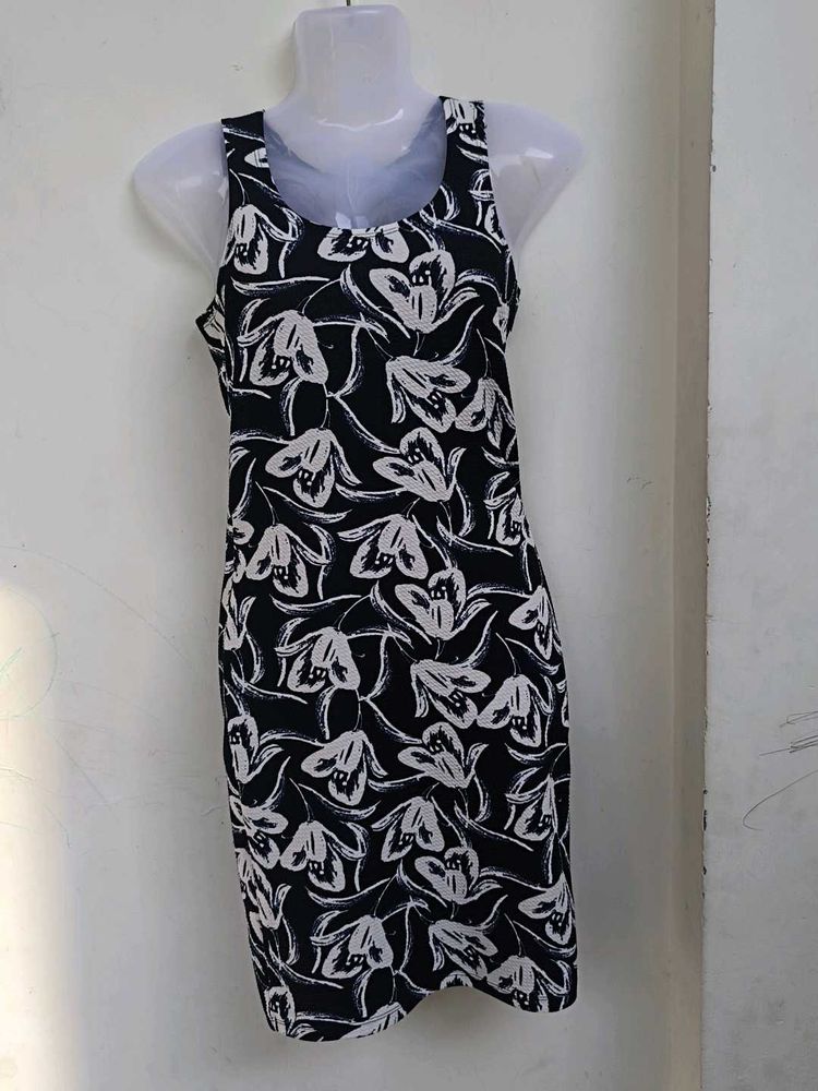 Floral Sleeveless Casual Dress