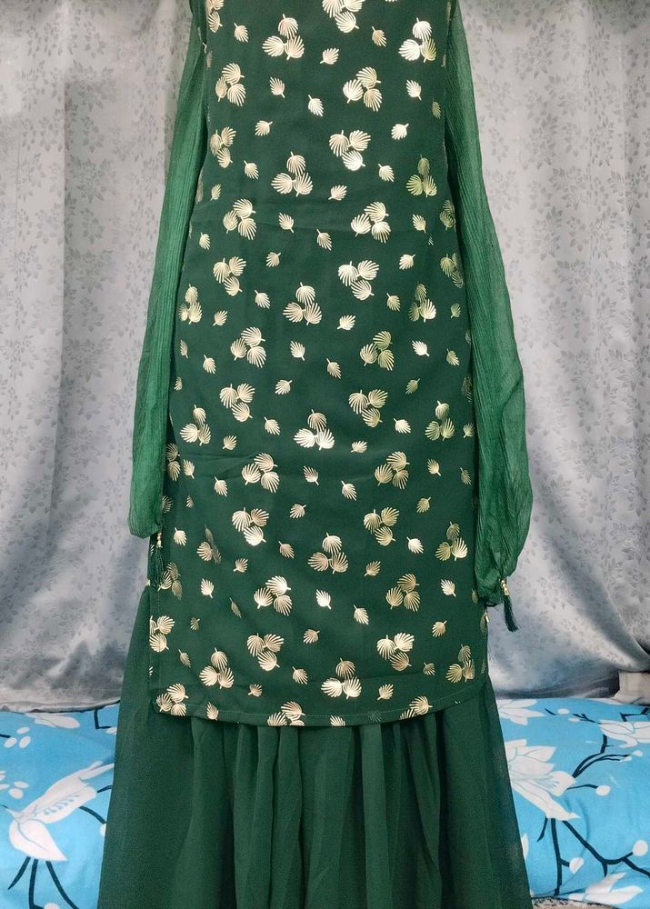 Green &amp; Gold Printed Kurta Set