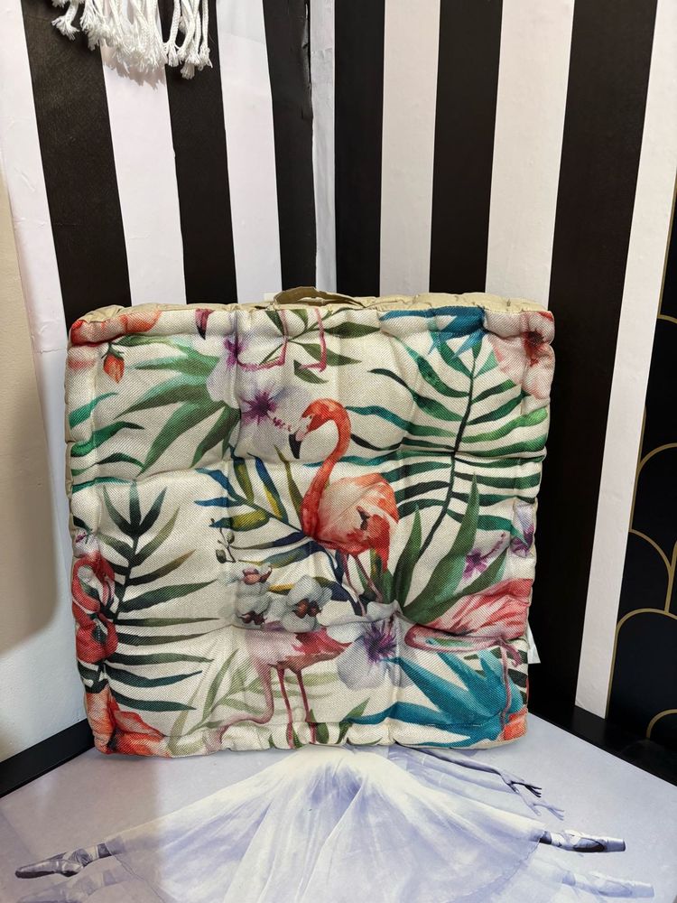 HomeCentre Cushion
