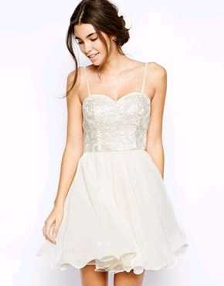 Elegant White one piece 😍