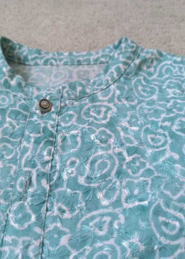 Aqua &amp; White Embroidered Kurta