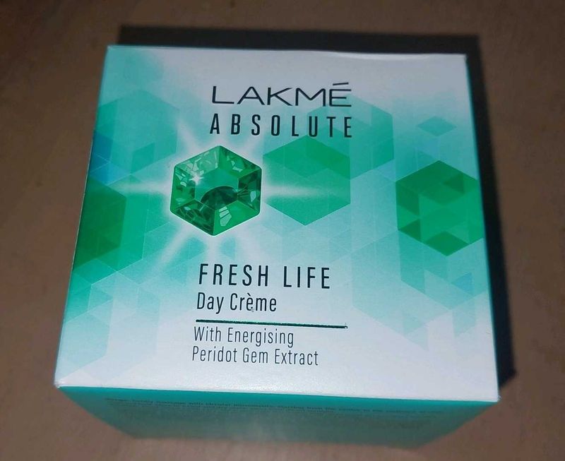 LAKME ABSOLUTE Fresh Life Day Creme