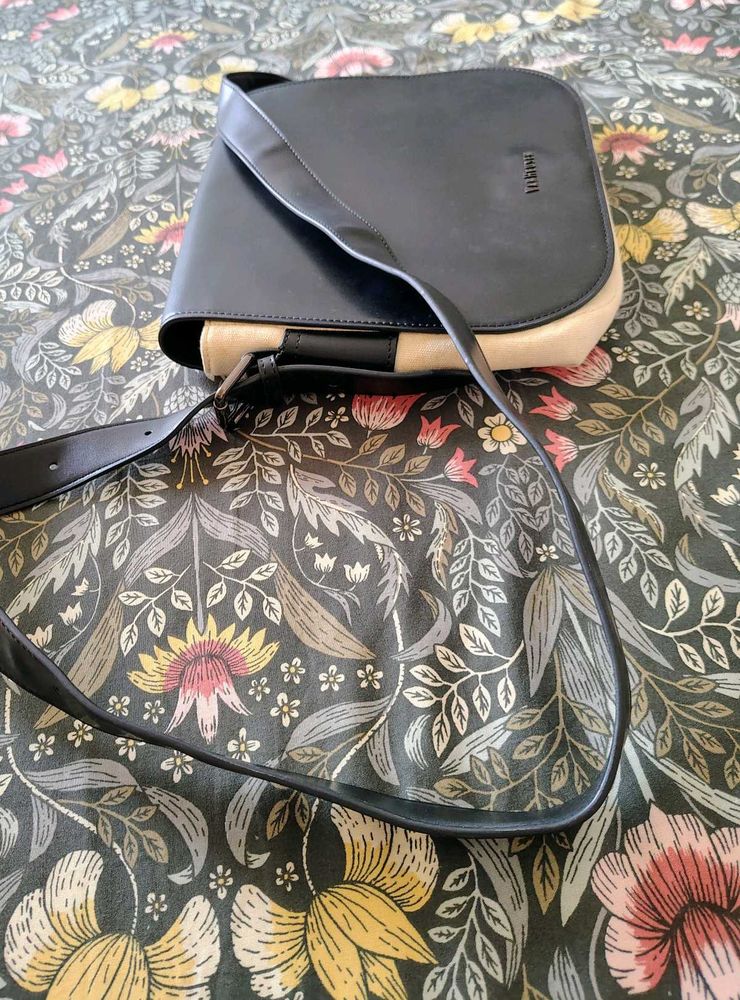 Liebeskind Berlin Leather Shoulder Bag