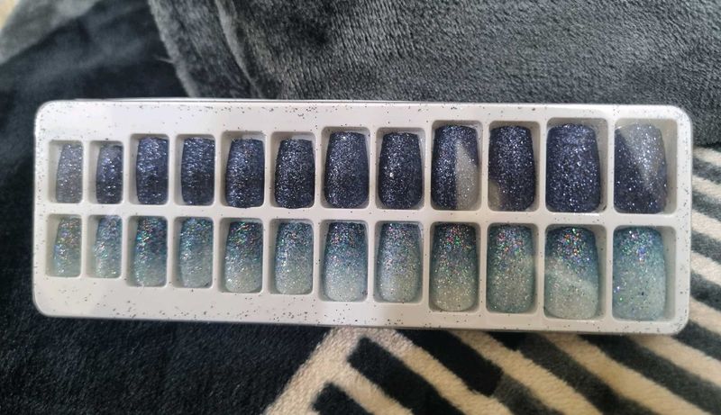 Glittery Press On Nails(24)!!