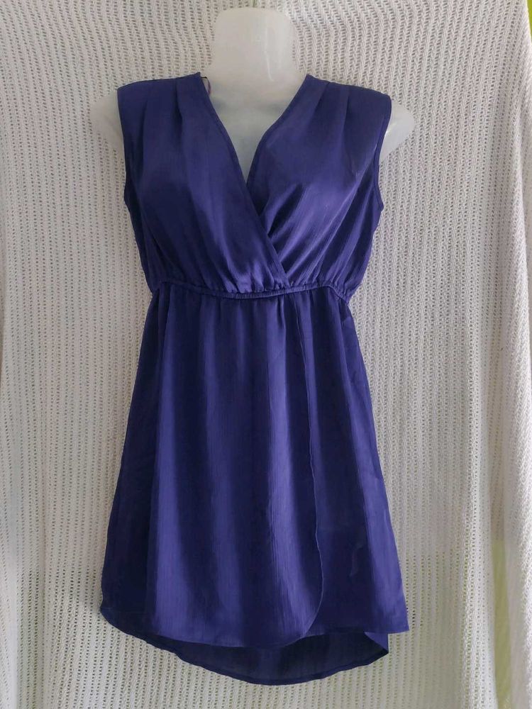Blue Sleeveless V-Neck Dress