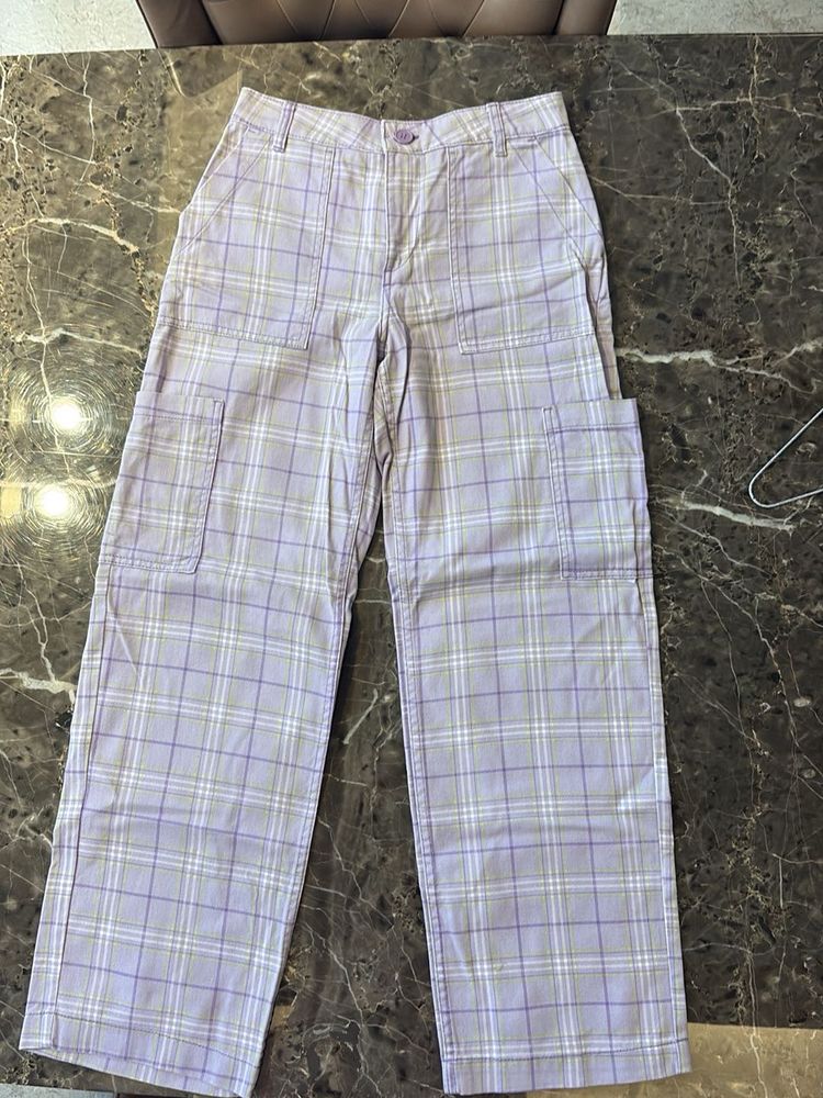 H&amp;M Divided Plaid Pants - Size US 4