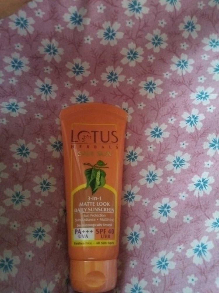Lotus Herbals Sunscreen SPF 40
