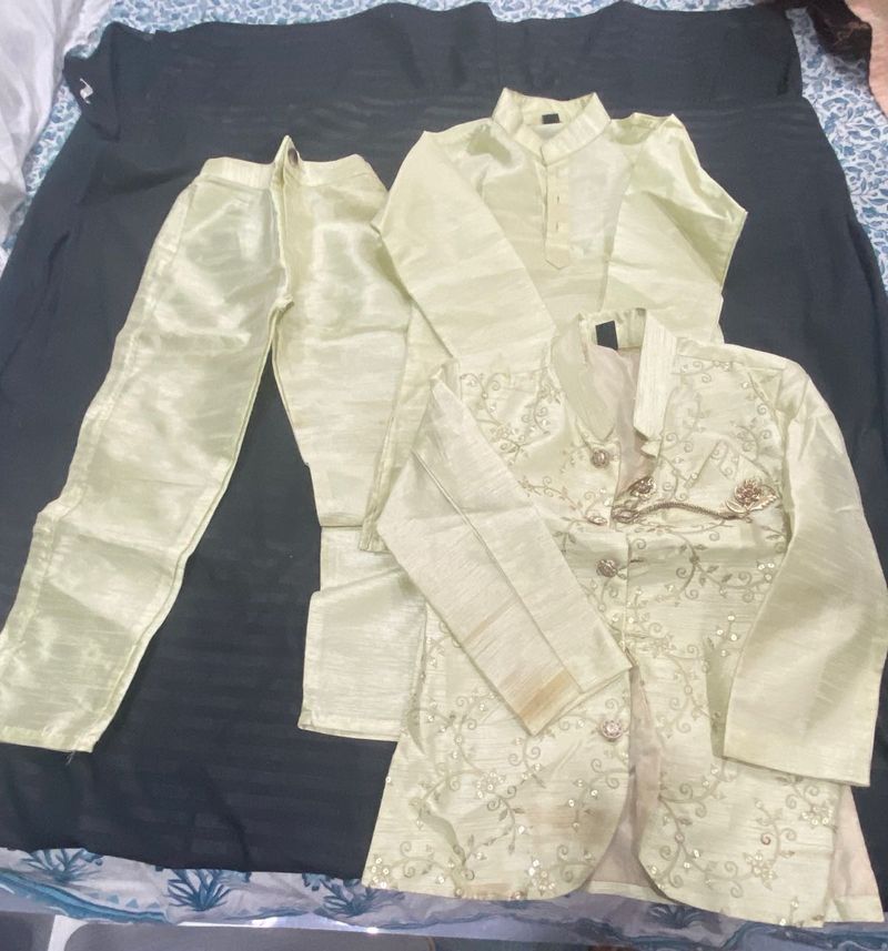 Boys&#39; Sherwani Set
