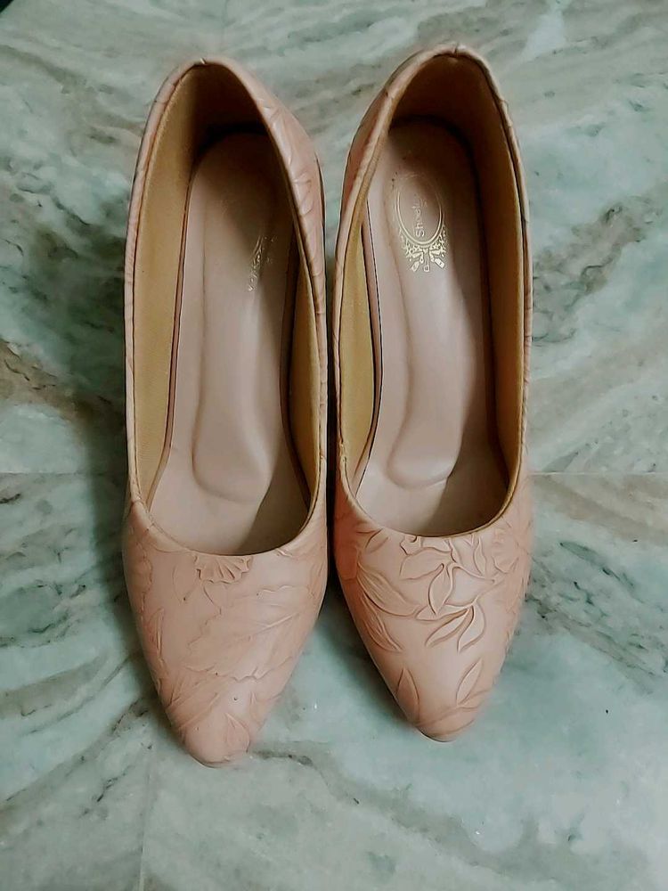 Peach Floral Embossed Heels