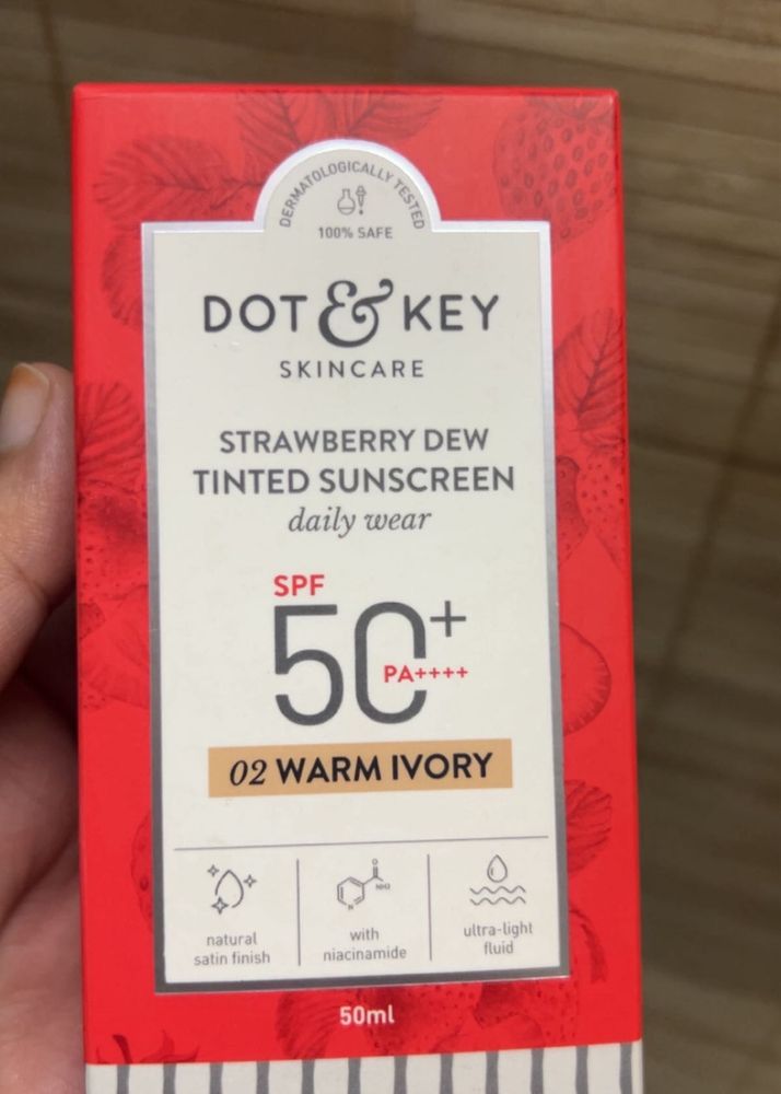 Dot &amp; Key Strawberry Dew Tinted Sunscreen