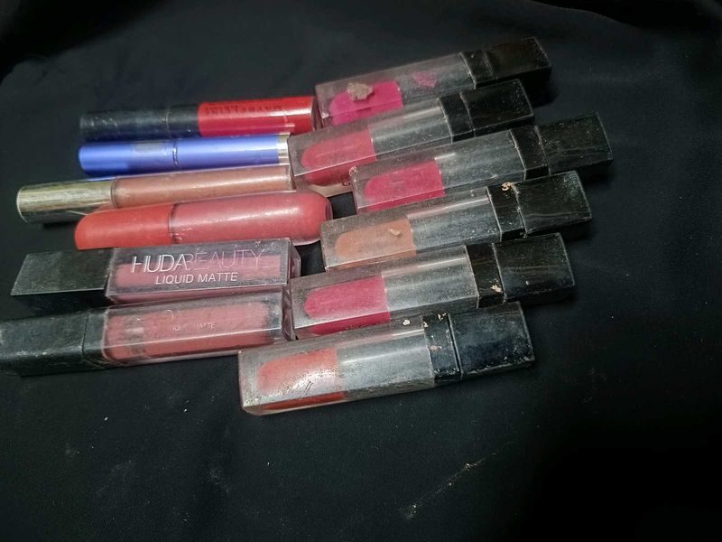 12 Lipsticks