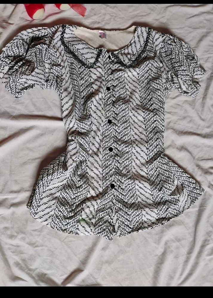 Patterned Peter Pan Collar Top