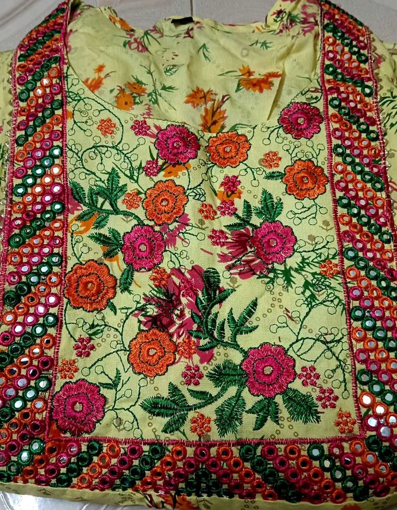 Floral Embroidered Kurta