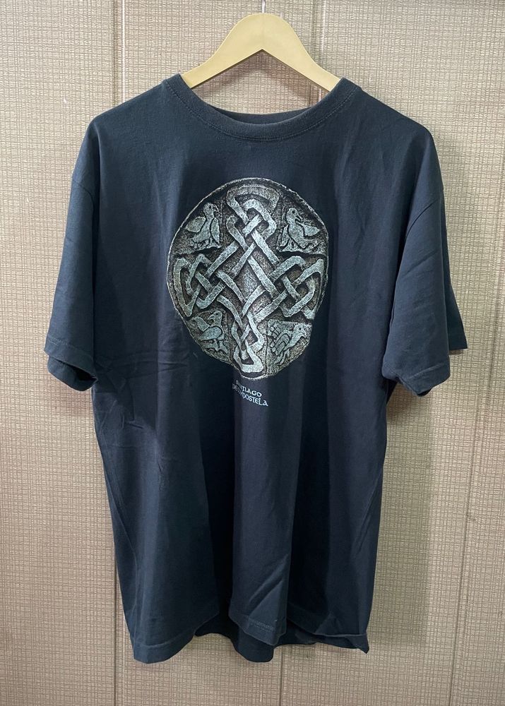 Vintage Celtic Knot Graphic T-Shirt