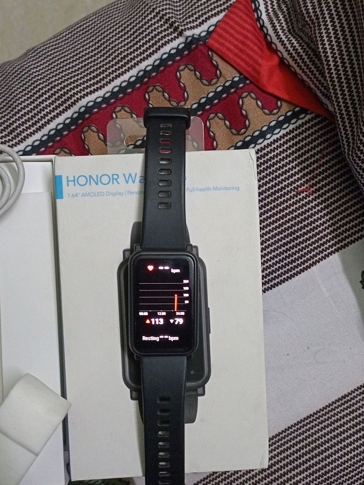 HONOUR SMART WATCH WITH AMOLED SCREEN