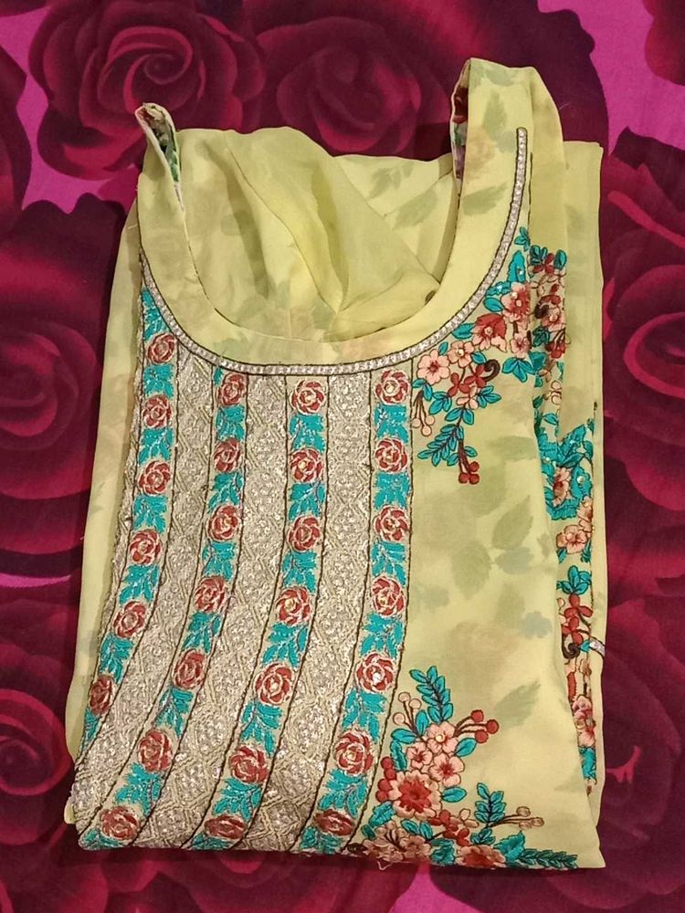 Used Kurti But looks Good