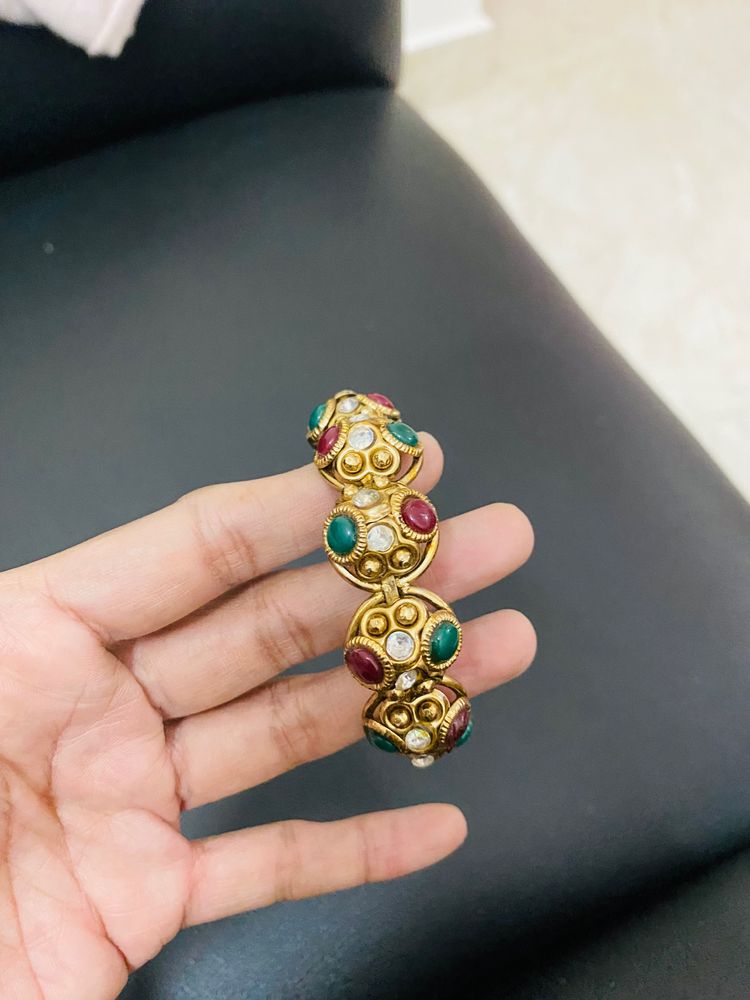 BEAUTIFUL TRADITIONAL KADA