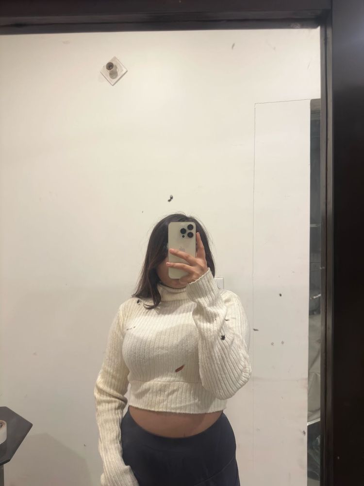 turtle neck off white cropped sweater