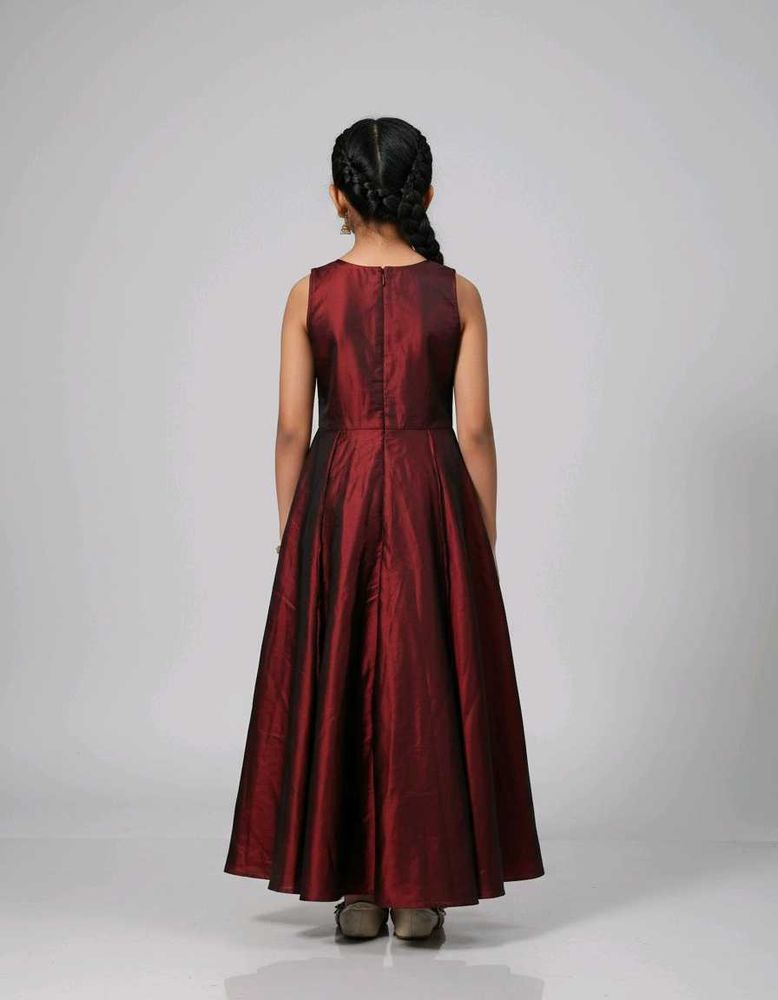 Girls&#39; Elegant Maroon Gown
