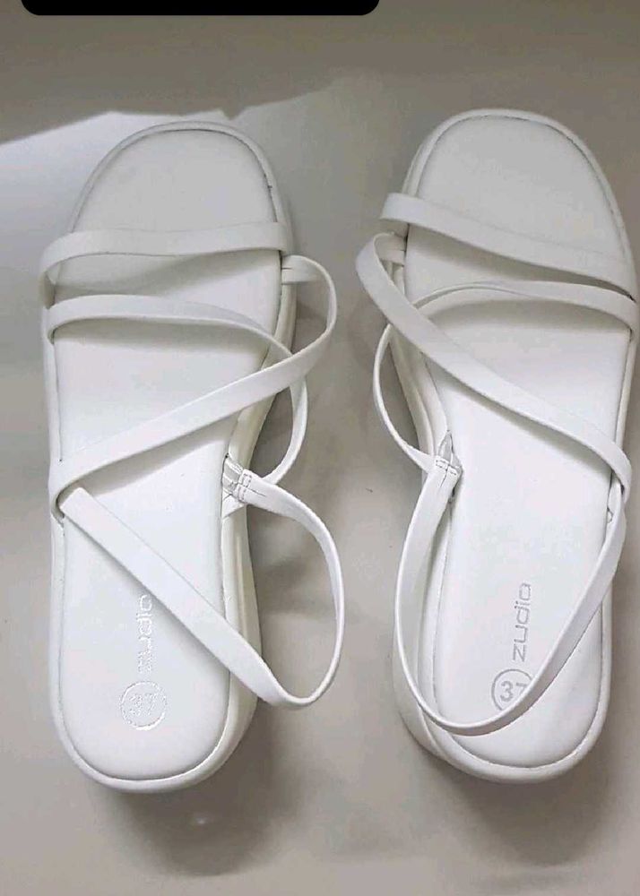 zudio white wedges