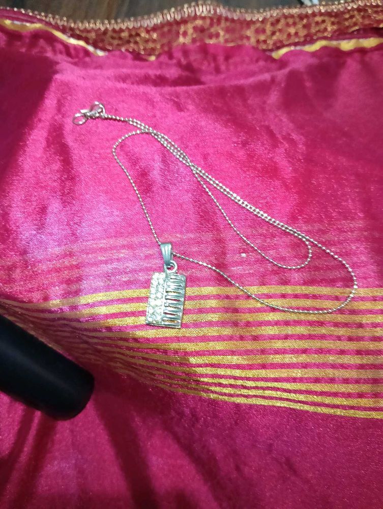 Sparkly Silver Pendant Necklace