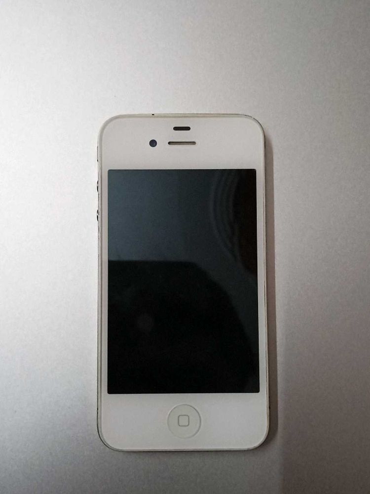 IPHONE 4s all Parts Are There But Battery Is Missi