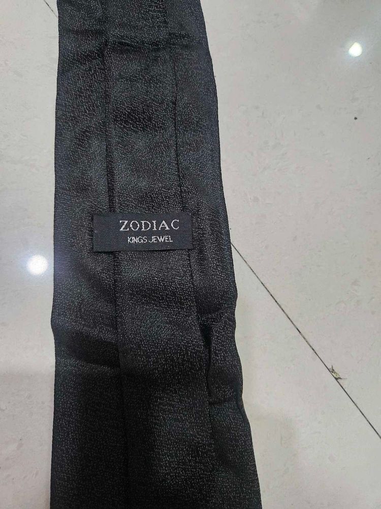 Zodiac Kings Jewel Tie
