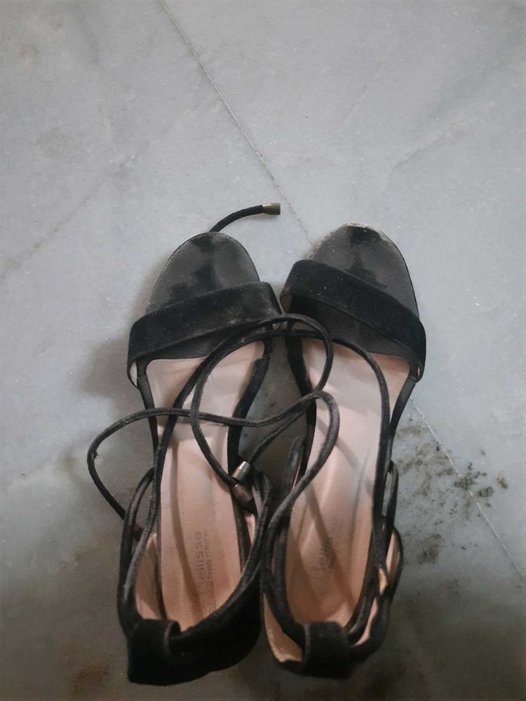 Black Wedge Criss- Cross Sandel