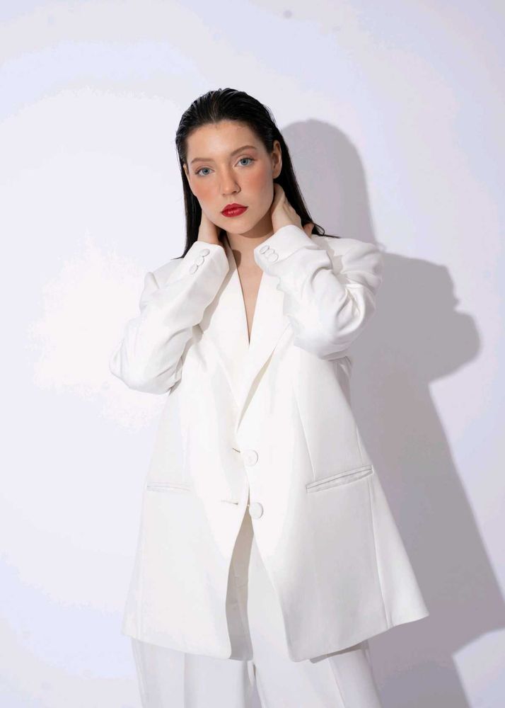 Premium White Coat Very Classy 🤍