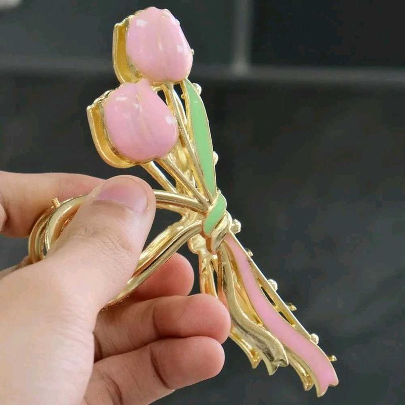 Metal Tulip Claw Clip 🌷