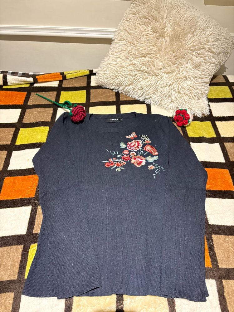 Premium black knitted sweater