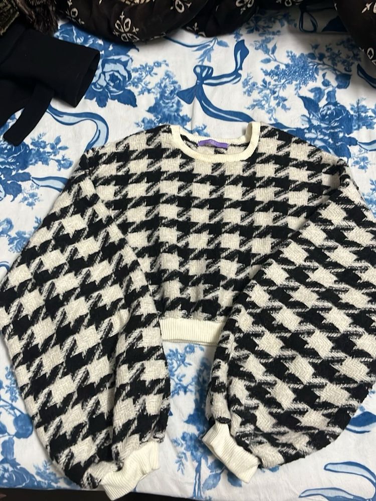 Houndstooth Crop Sweater