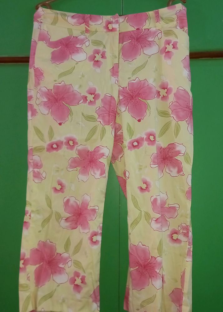 Floral Print Capri With Pocket