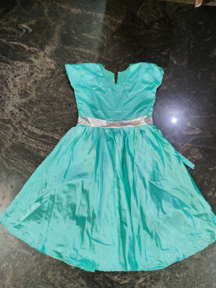 Cyan Girl&#39;s Dress