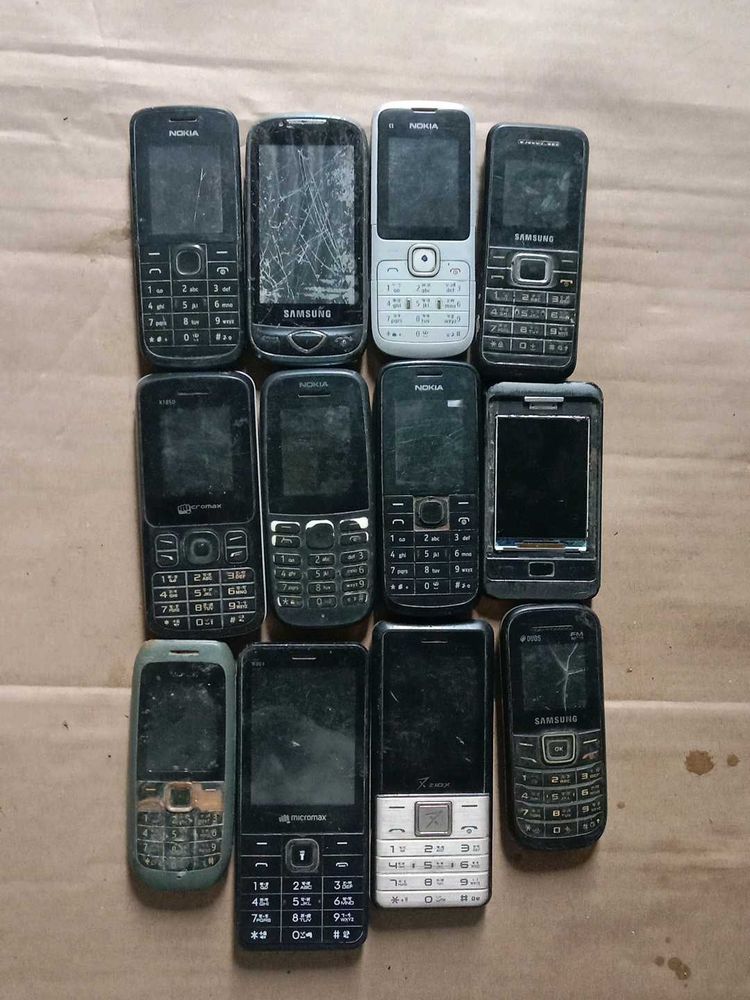Vintage Cell Phone Lot